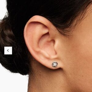 David Yurman Infinity Stud Earrings (Sterling/Diamonds)